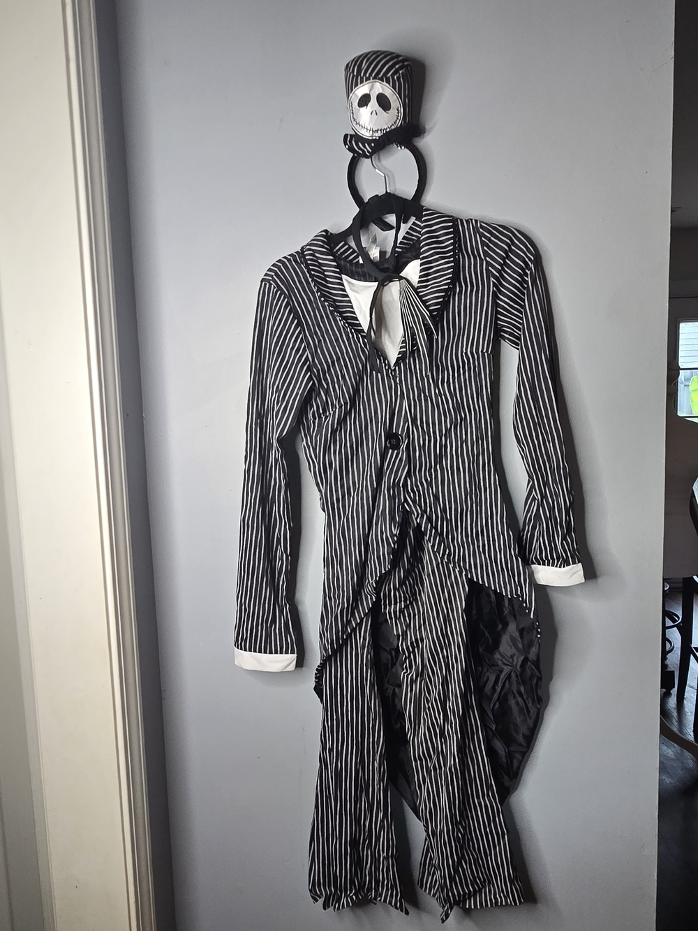 Disney Nightmare Before Christmas Jack Skellington Adult Costume Med 6–8 4 Pc.